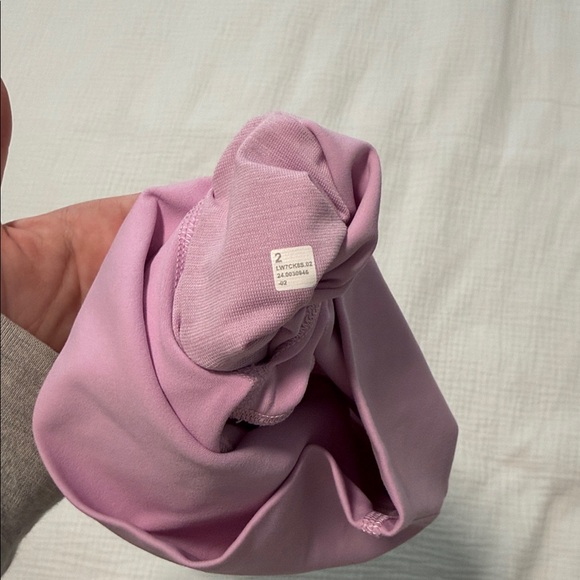 lululemon Align 2.5 inch high rise shorts double lined size two! worn maybe once - Picture 4 of 4